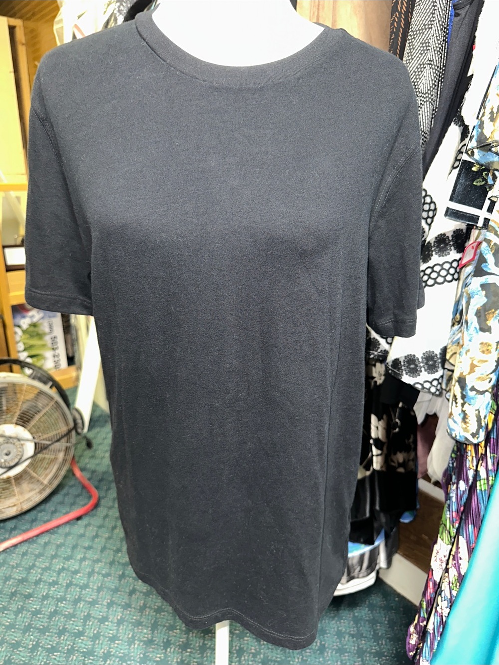 Old Navy Black Short Sleeve Crewneck Tee